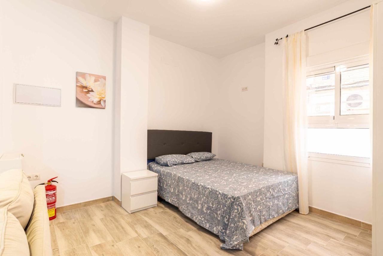 Vialia Suites Cinema Малага Екстериор снимка