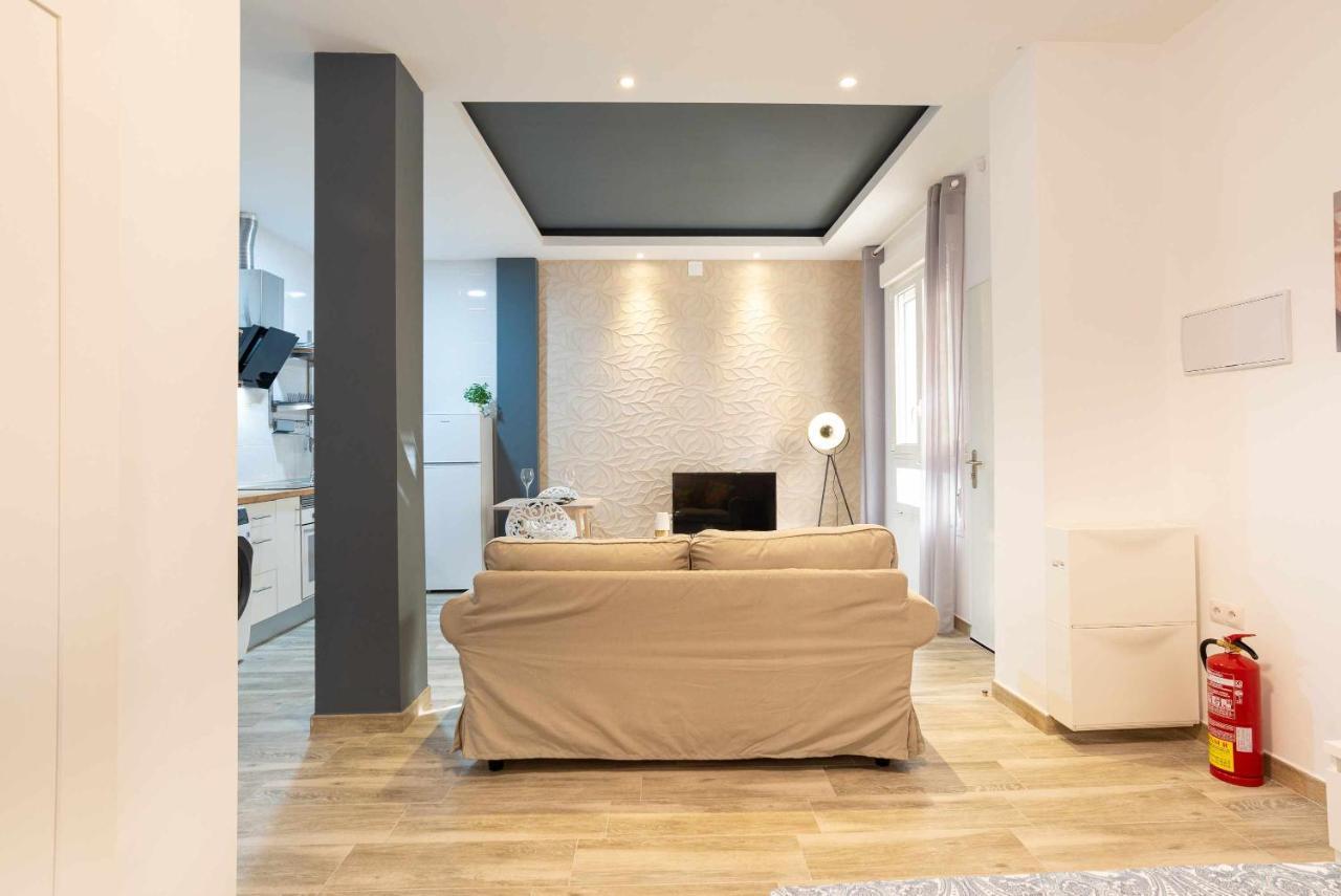 Vialia Suites Cinema Малага Екстериор снимка